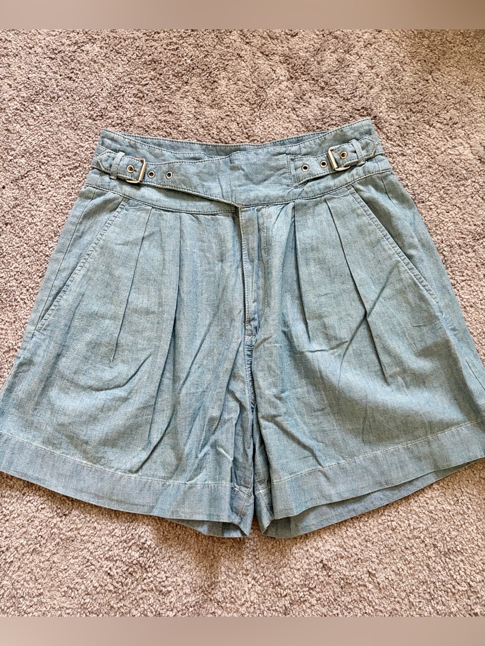 Ralph Lauren High Waisted Light Blue Pleated Jean Shorts. Size 2.